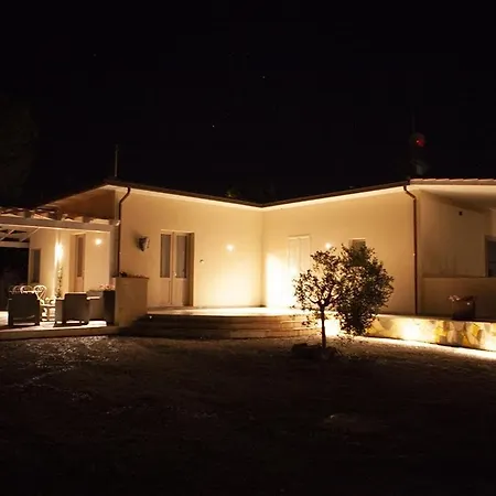 Podere Grandolfi Bed & Breakfast 4*