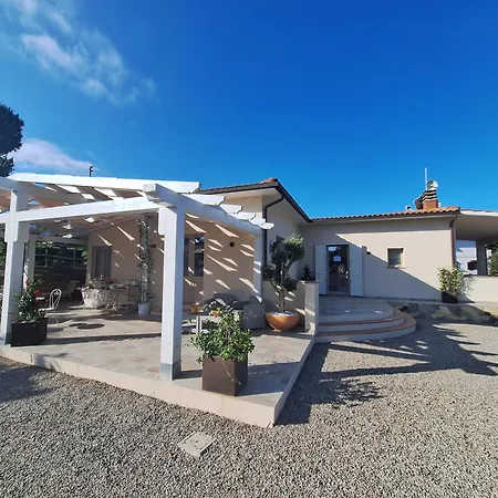 Podere Grandolfi Bed & Breakfast *