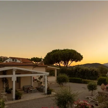 Podere Grandolfi Bed & Breakfast *